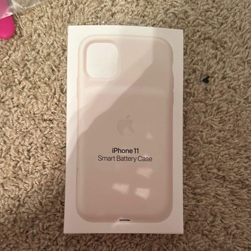 Apple iPhone 11 Smart Battery Case - White